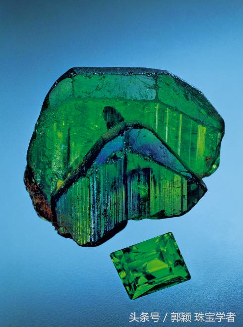 八月生辰石是什么宝石,八月生辰石橄榄石的寓意和象征
