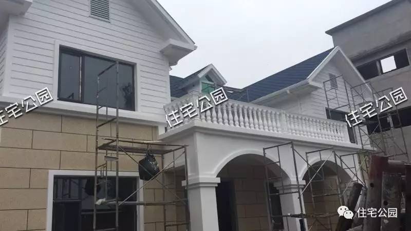 农村小伙花30万自己盖钢结构别墅,农村花30万建轻钢别墅