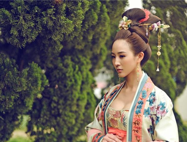 长孙皇后之外唯一被立传的太宗妃，才华横溢，因一首诗而得宠