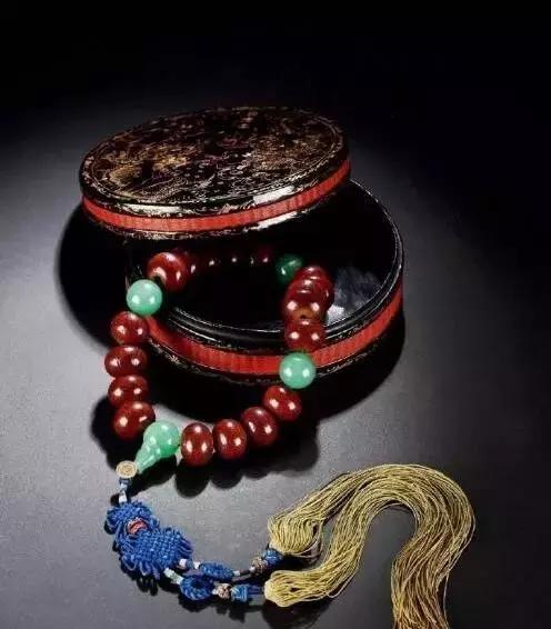 富豪花一亿买赝品意外赚10亿视频,上千万老坑帝王绿翡翠观音