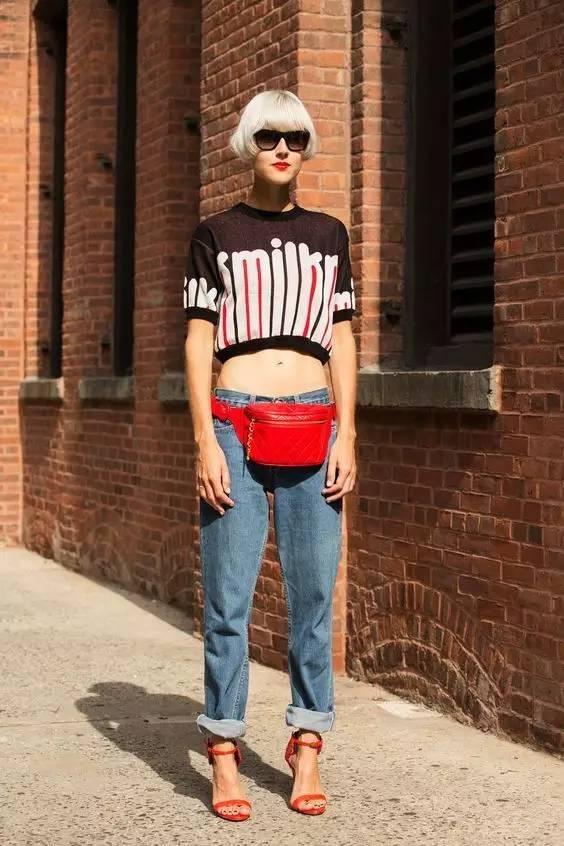 你花1000块买的包，背上却像卖菜的