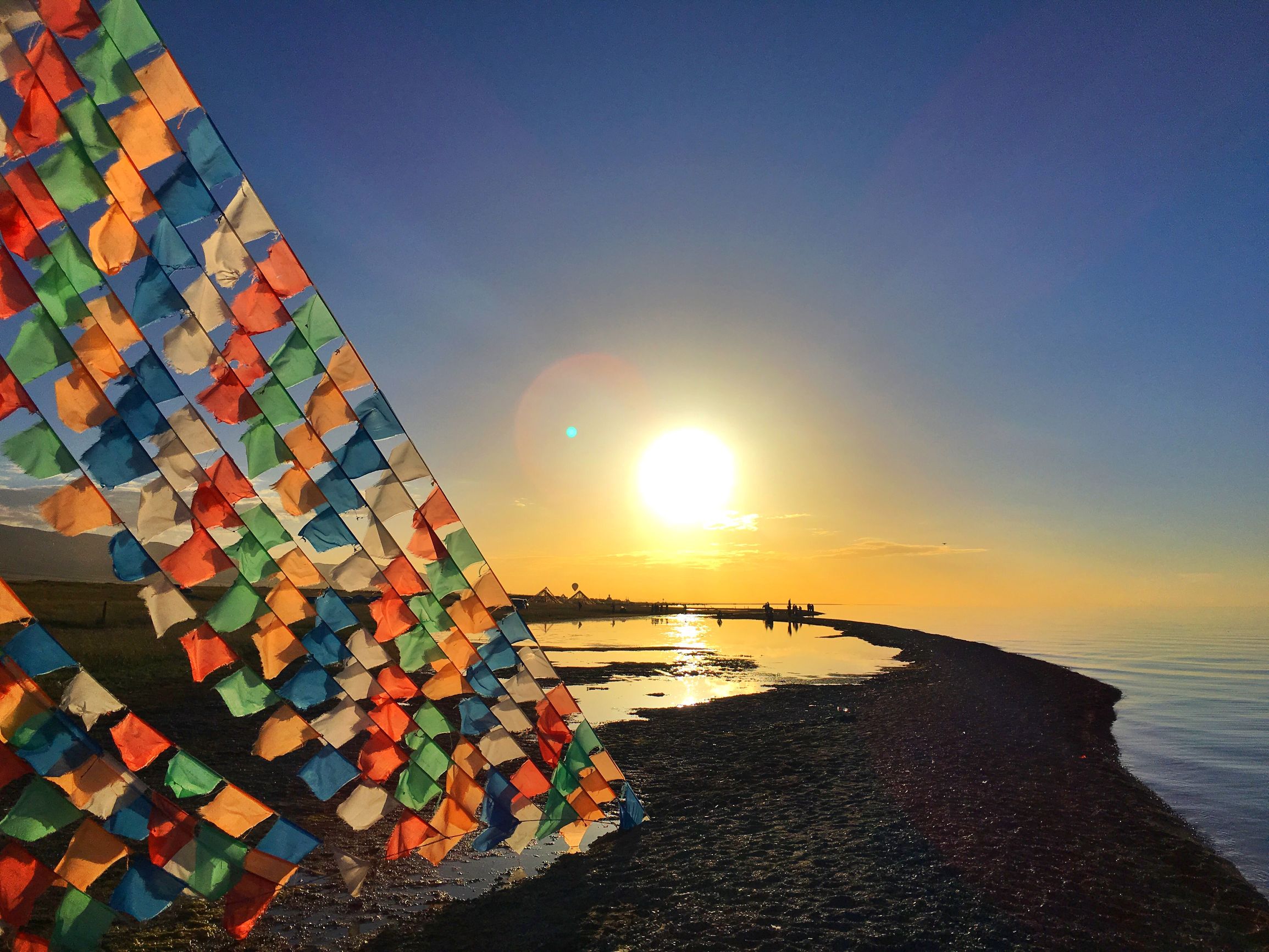 深邃的蓝，梦幻的蓝，是我的青海我的湖