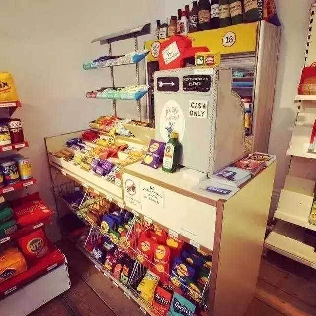 这家店9000件商品全是假货，人们却争相购买