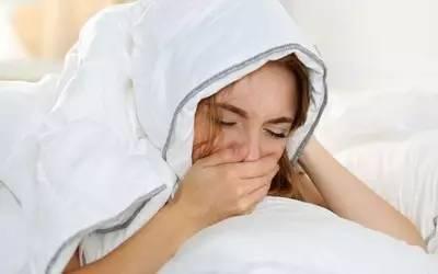 拔火罐出水泡是体内湿气重吗,拔火罐治疗湿气重一般多久能治好