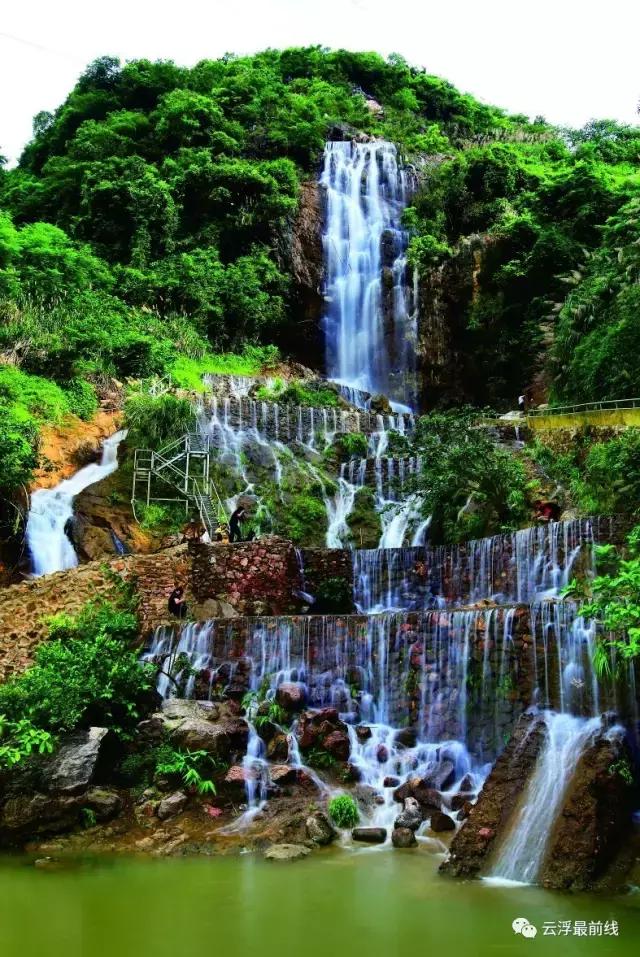 感叹石林的鬼斧神工,感叹云浮