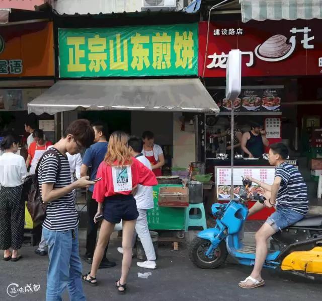 成都宽窄巷子旁边的小吃街,成都地道小吃街应该去哪里
