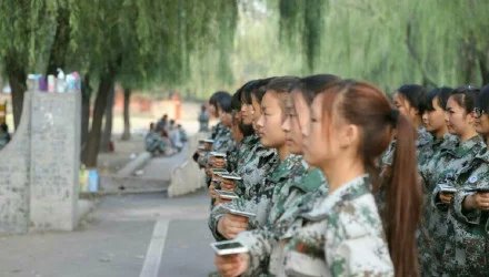 军训的时候建议带手机吗,军训带手机的正确方法