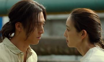 两个家庭聚餐,两个家庭一起吃饭