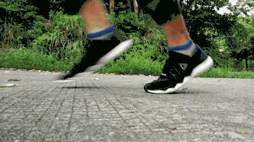 reebok什么跑鞋最好,䨻科技跑鞋踩开有多爽