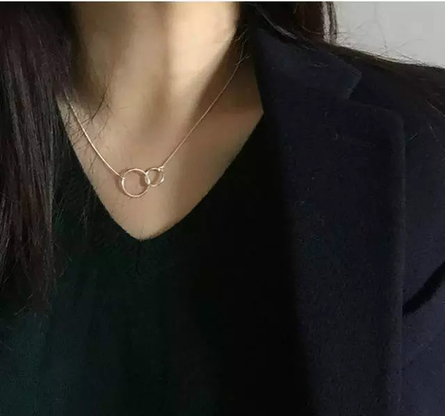 我是让你看项链,不是胸……