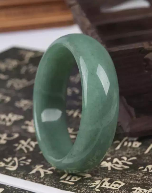 亮瞎了眼是什么意思,各类宝石的意义和功效