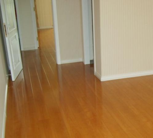 地板为什么会翘起来,地板为啥会翘边