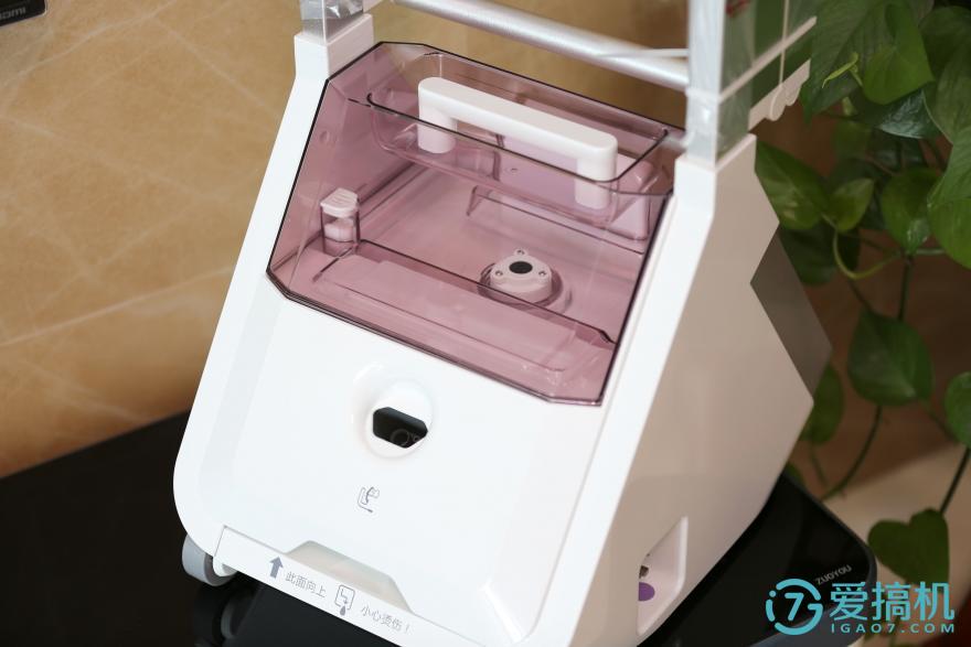 衣服皱皱巴巴没有熨斗怎么办,如何将皱巴巴衣服恢复原状呢