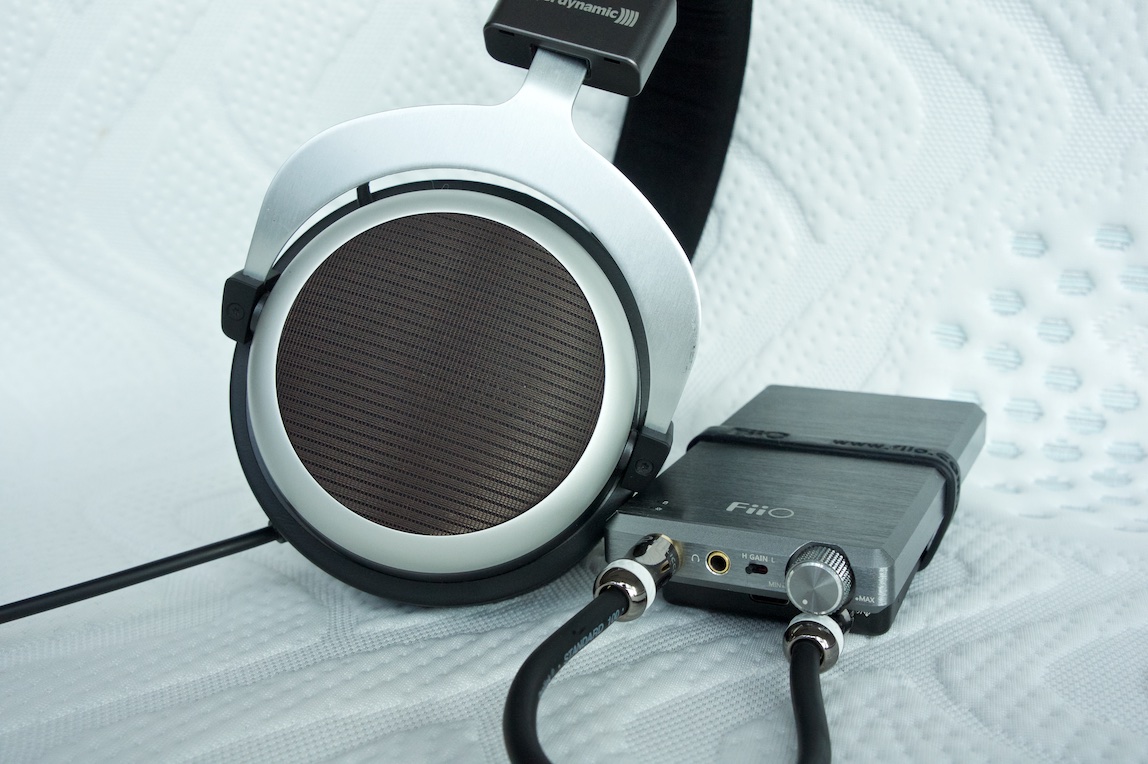 廉颇老矣！短评特斯拉1代拜亚动力T90头戴式耳机