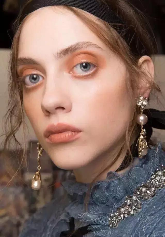 口红推荐适合秋冬的色号,口红推荐偏粉的