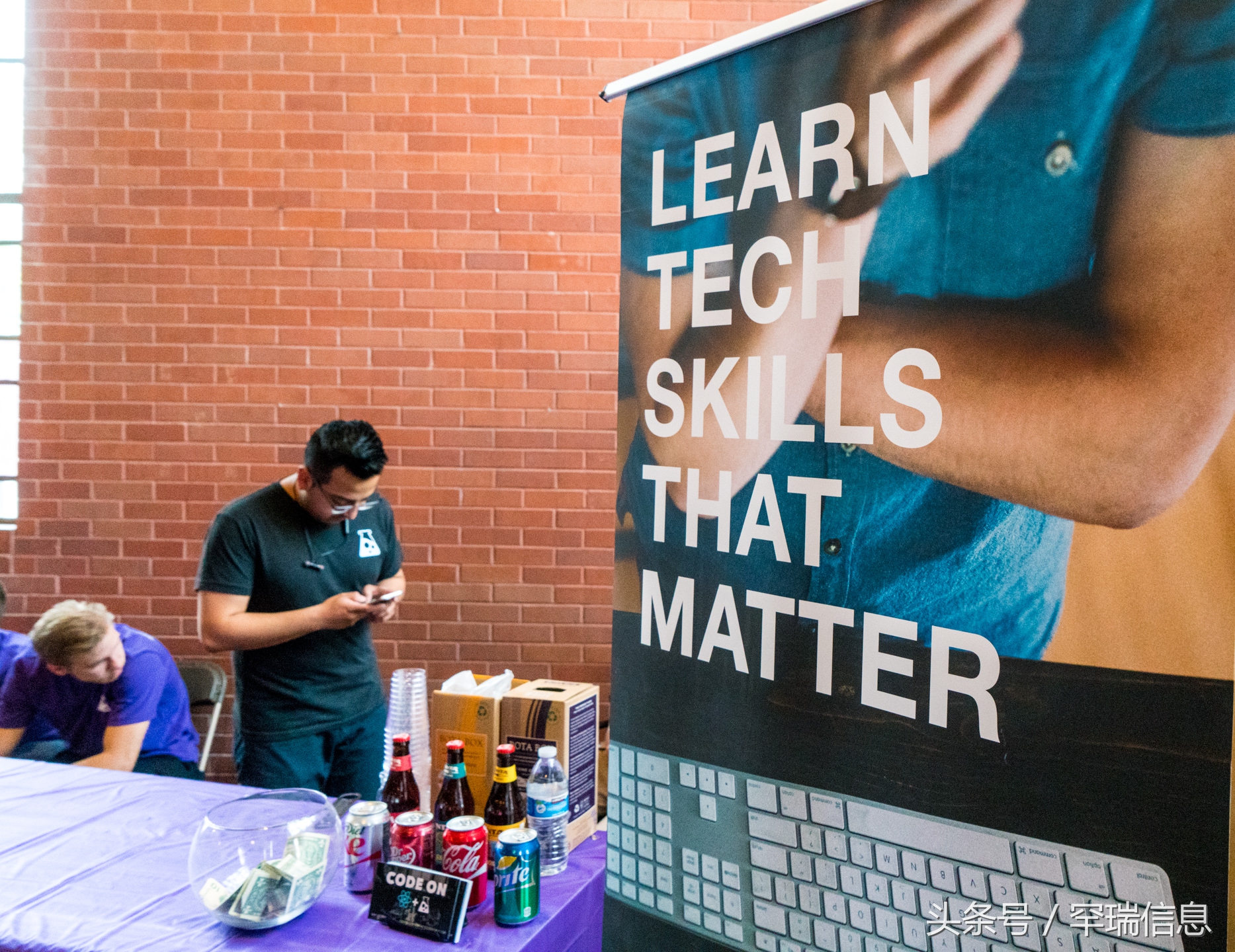 ui设计大厂课程,ui设计师进阶学习的软件