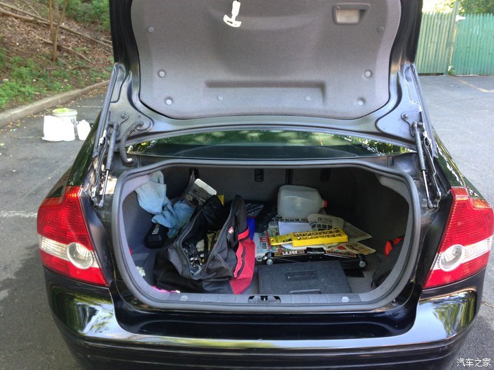 沃尔沃轿车15-20万左右内饰,沃尔沃s40四缸2.0驾驶感受