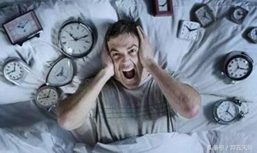 你假装努力的样子生活不会配合你,你假装努力的样子完整版视频