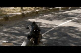 和闺蜜逛街，逛到男士内衣店