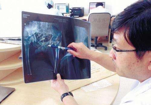 女孩18年没来月经后来去医院,女孩18岁没来大姨妈去医院检查