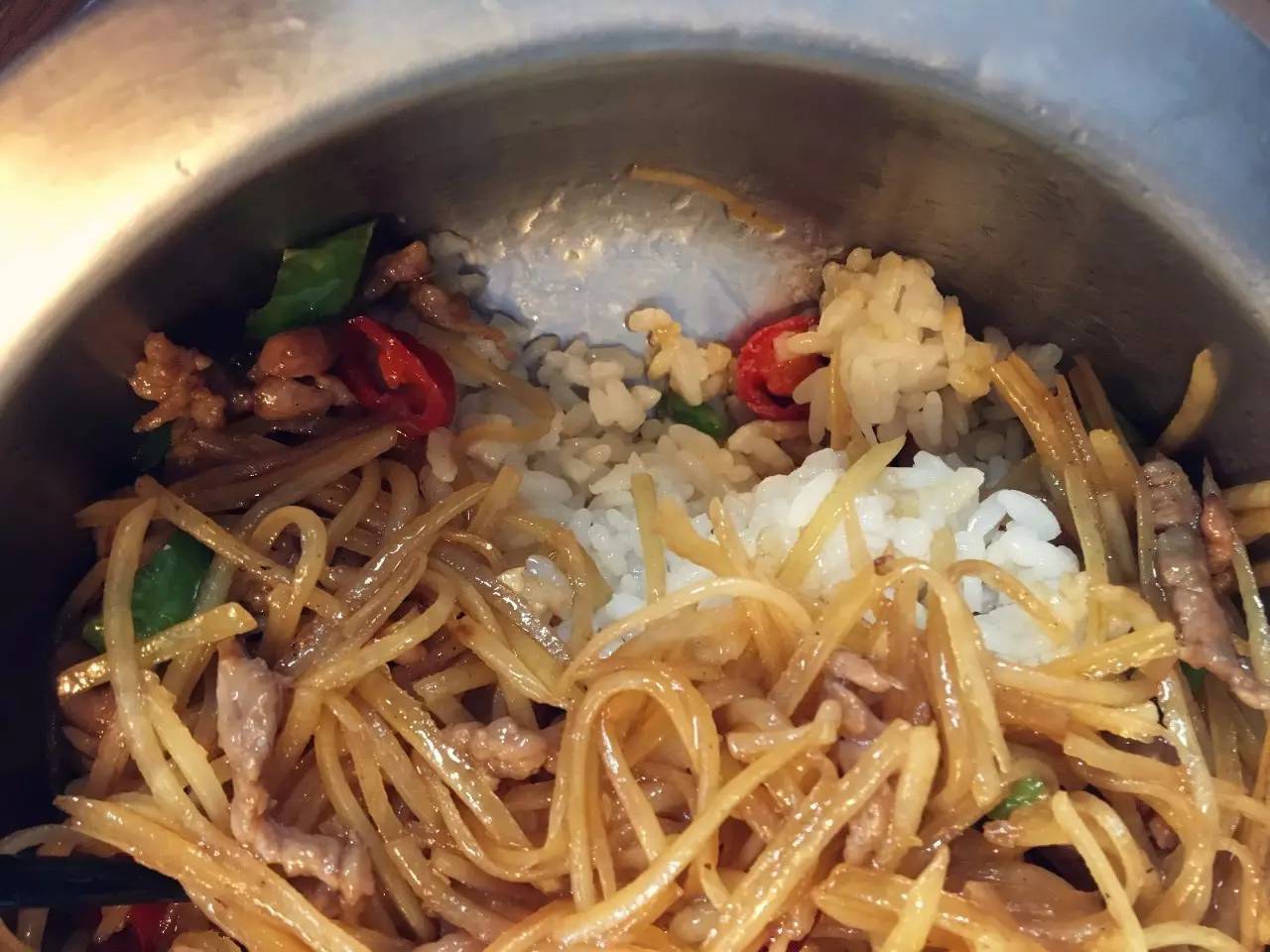 木桶饭和盖浇饭有什么区别,盖浇饭还是木桶饭品类流量大