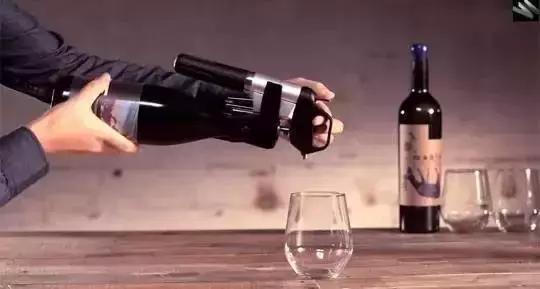 开瓶没喝完的红酒怎么储存,开瓶的红酒用塞子塞上能保存多久