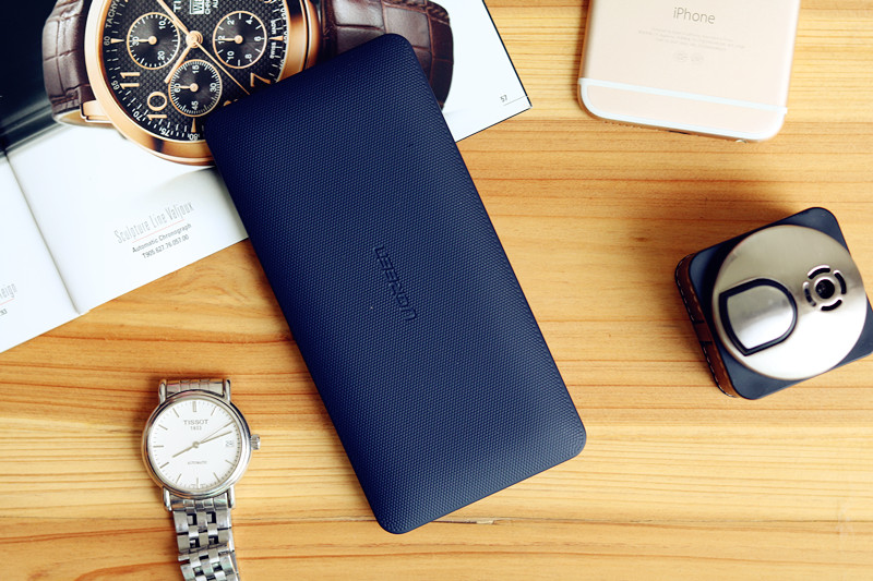 无线移动电源如何给苹果手机充电,苹果用充电宝充电不用官方数据线