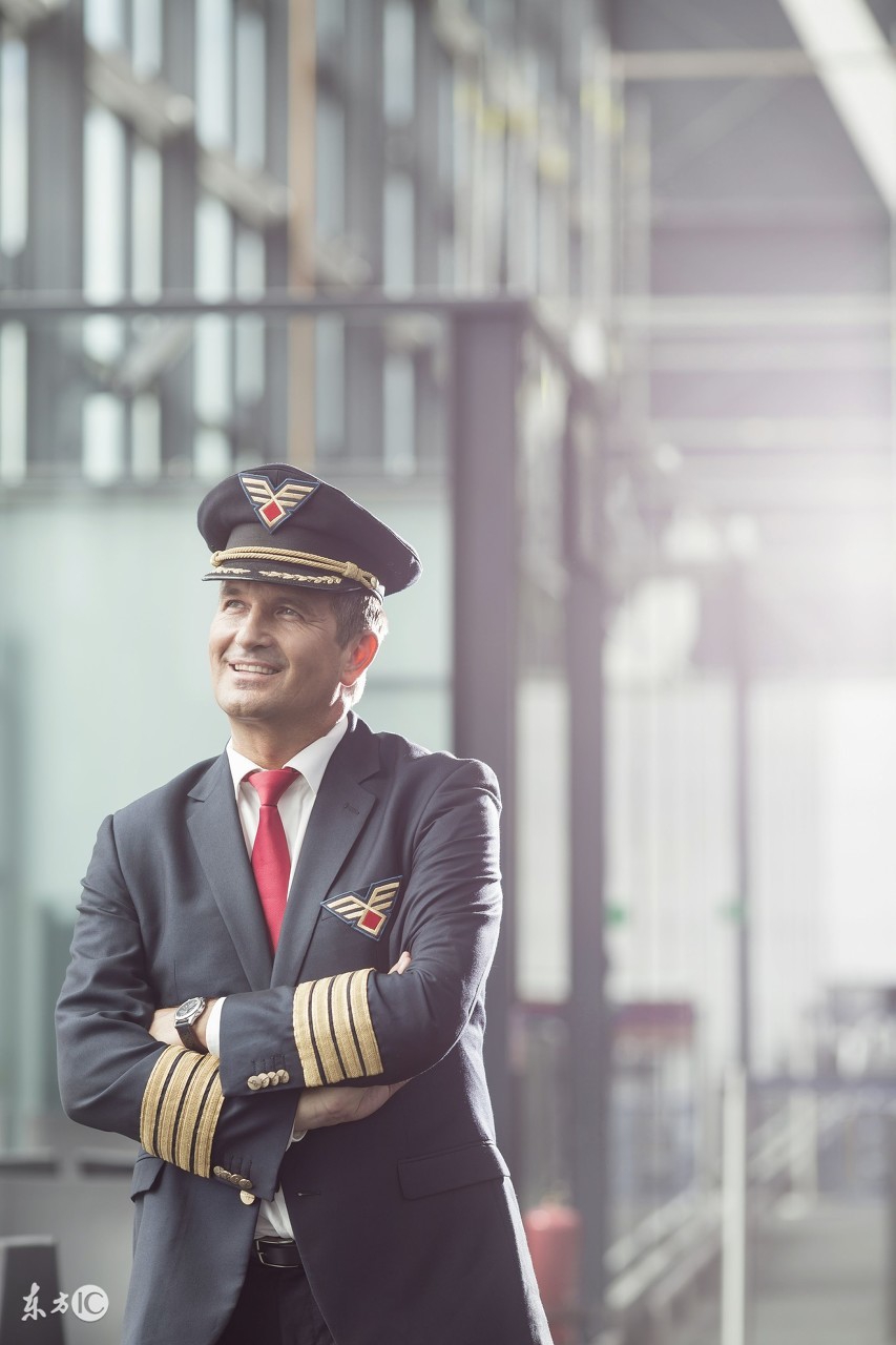 俄罗斯民航飞行员年薪,敢坐飞机吗