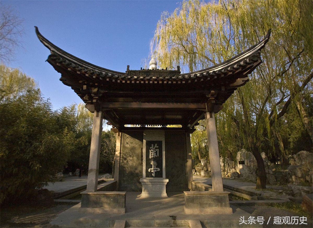 此人本是风尘女子，却以官方身份出使欧洲，齐白石还想葬在其墓旁