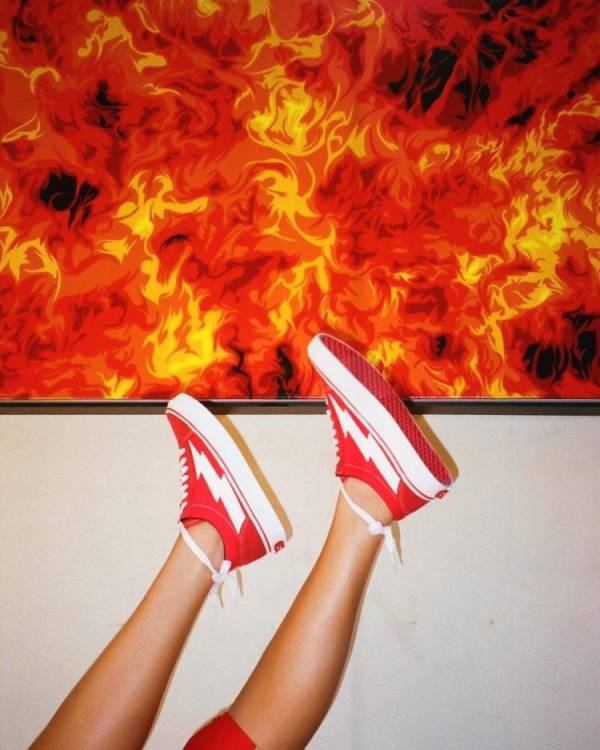 秋天入手这双高端休闲鞋无敌百搭,初秋必买的4双鞋穿10年都不过时