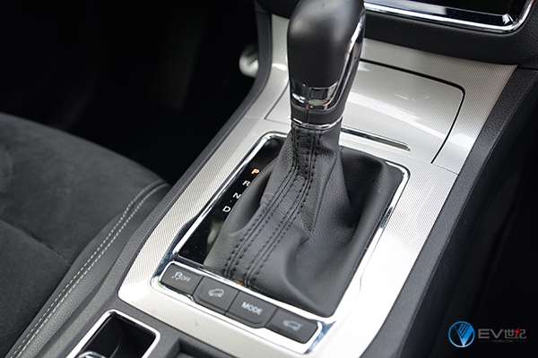 上汽荣威erx5油电混动suv动力,上汽第三代荣威erx5油电混动suv