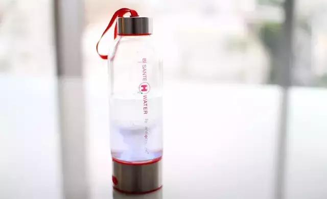 一款神奇高科技富氢水杯,能造水的神奇水杯