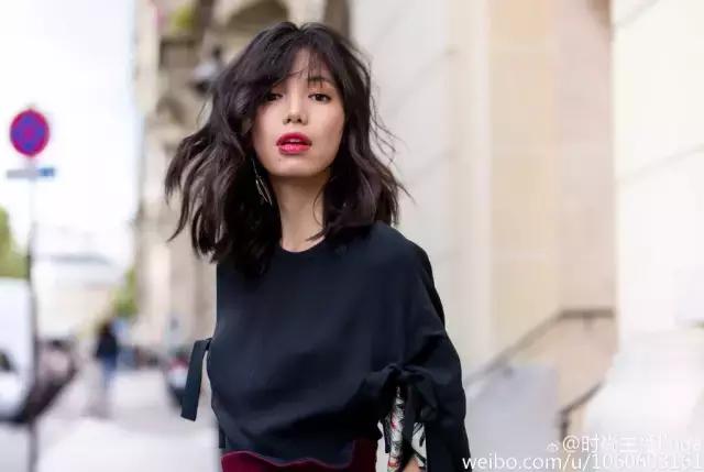 大嘴短发被讽“怪物”,如今逆袭时尚圈第一宠儿