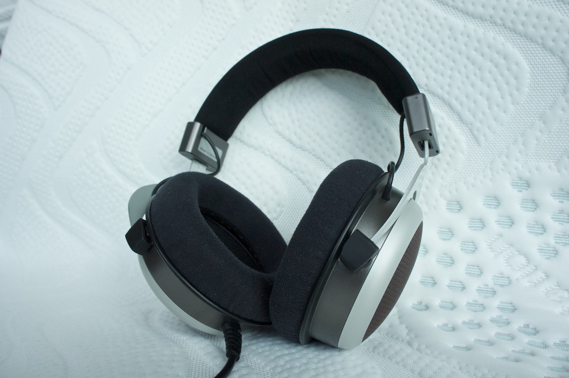 廉颇老矣！短评特斯拉1代拜亚动力T90头戴式耳机