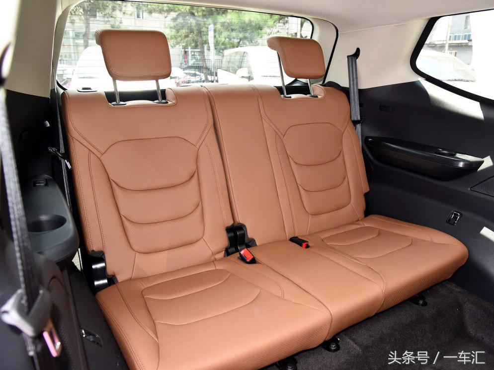 面对这车长城不淡定了:就是皮卡换个壳,谁给的胆卖20多万!