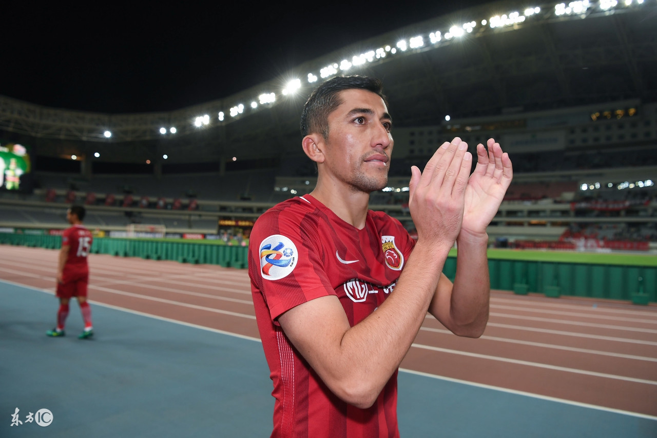 核实采访内容真实性足协请俄语协助调查艾哈迈多夫“裁判评价”