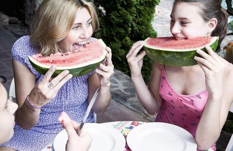哺乳期可以吃冰镇西瓜吗,哺乳期能吃冰西瓜