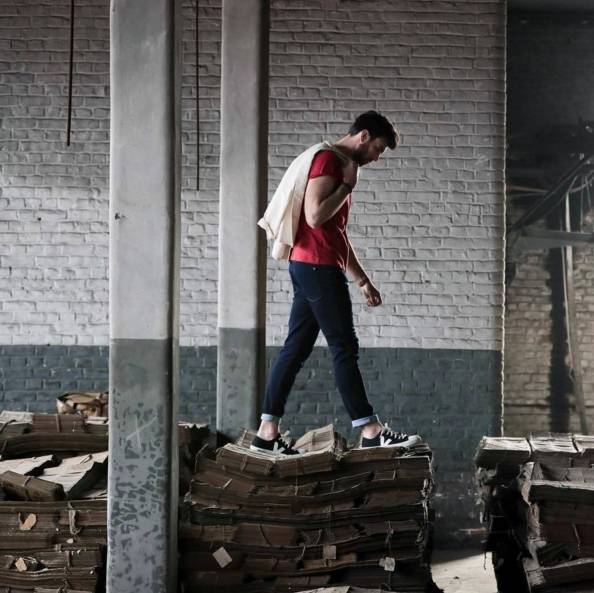 帆布鞋也能穿出女王风范,帆布鞋也能穿出高级感