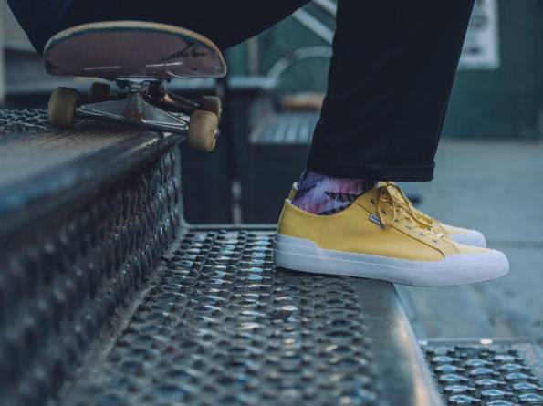 帆布鞋也能穿出女王风范,帆布鞋也能穿出高级感