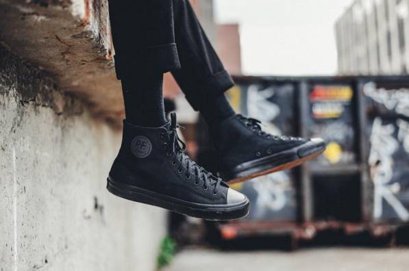 帆布鞋也能穿出女王风范,帆布鞋也能穿出高级感