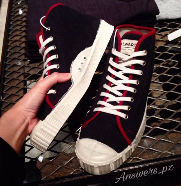 帆布鞋也能穿出女王风范,帆布鞋也能穿出高级感