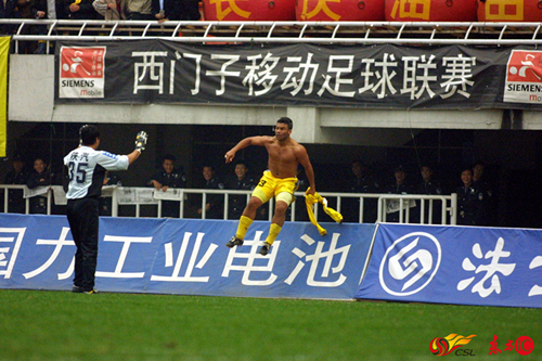 西安圣朱雀比赛,中国专业足球球场巡礼