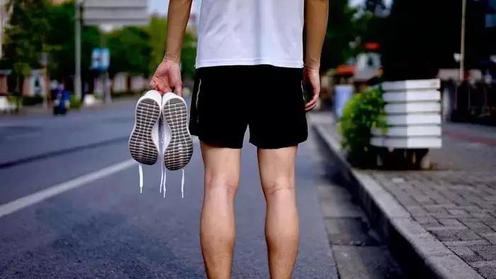 reebok什么跑鞋最好,䨻科技跑鞋踩开有多爽