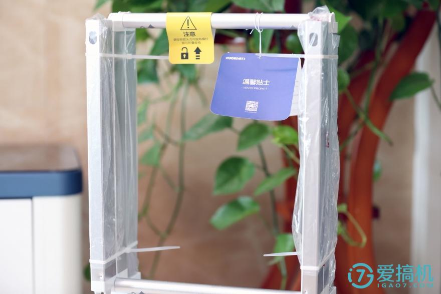 衣服皱皱巴巴没有熨斗怎么办,如何将皱巴巴衣服恢复原状呢