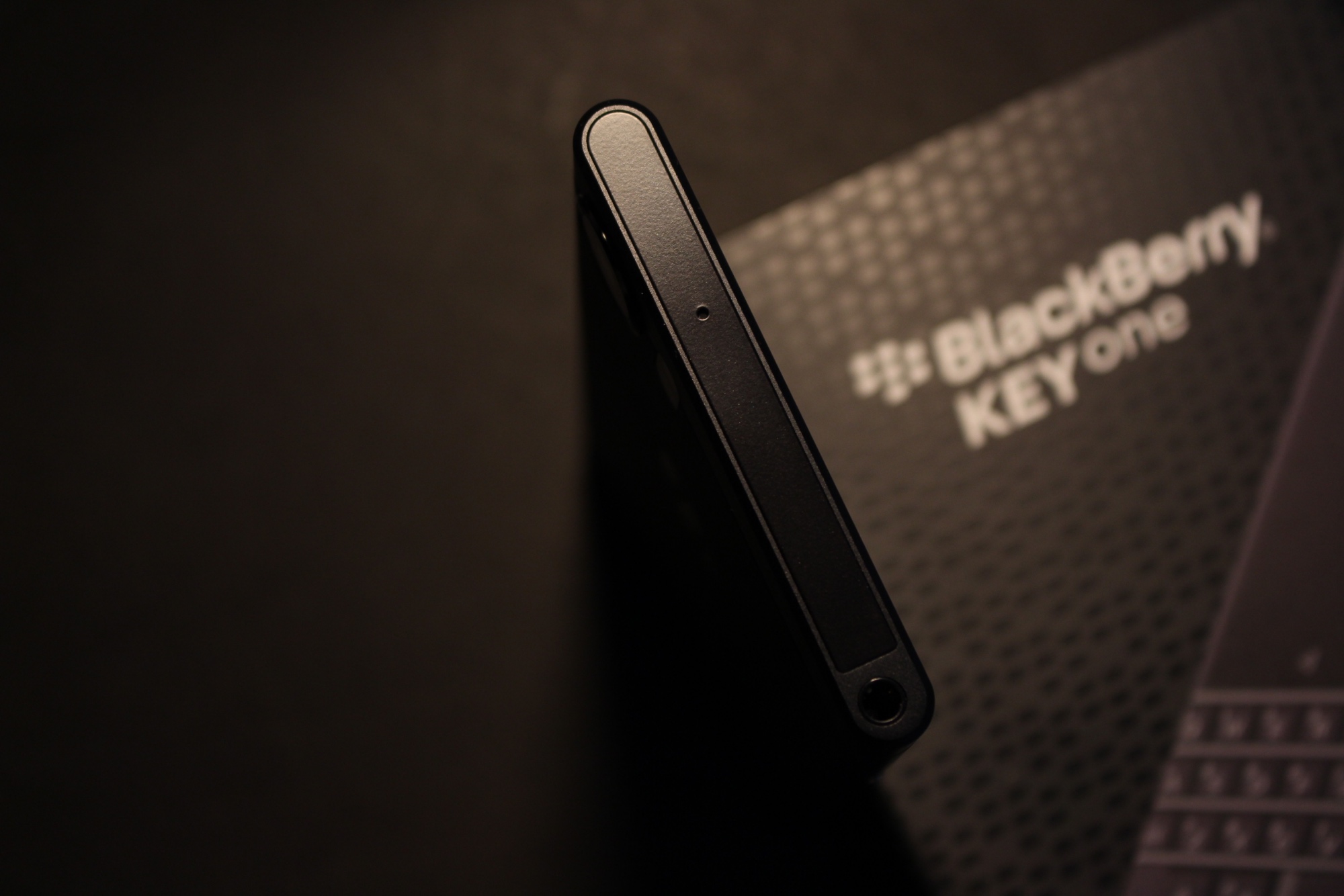 黑莓KeyOne国行上手评测：全键盘情怀的又一次升华