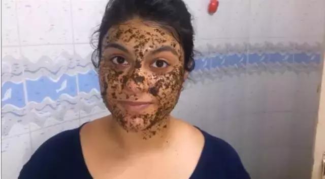 茶叶渣喝完别倒！放太阳底下晒干了，还有这么神奇的用途！