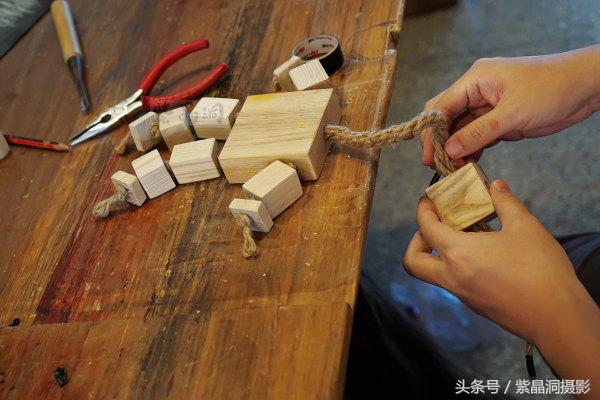 我们是谁?游客!我们做啥?木工!怎么做?打酱油!