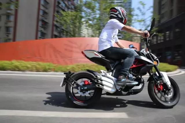 小幽灵ad125摩托评测,小幽灵ad125摩托车