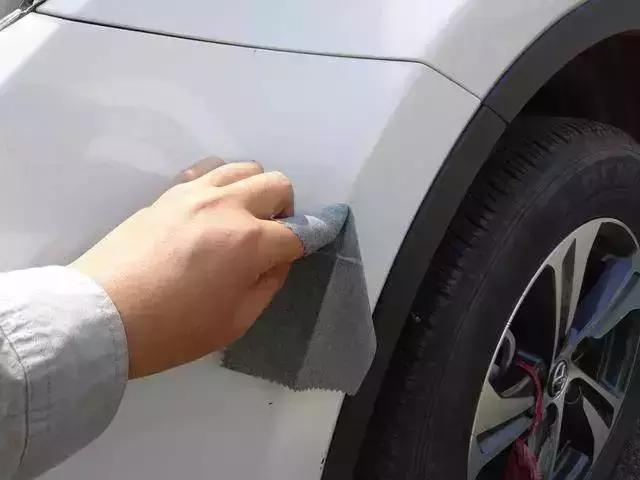 汽车前挡风玻璃划痕修复,30分钟汽车划痕修复