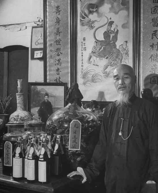 民国时期中药店,敢养这个动物,药店老板胆子太大了!